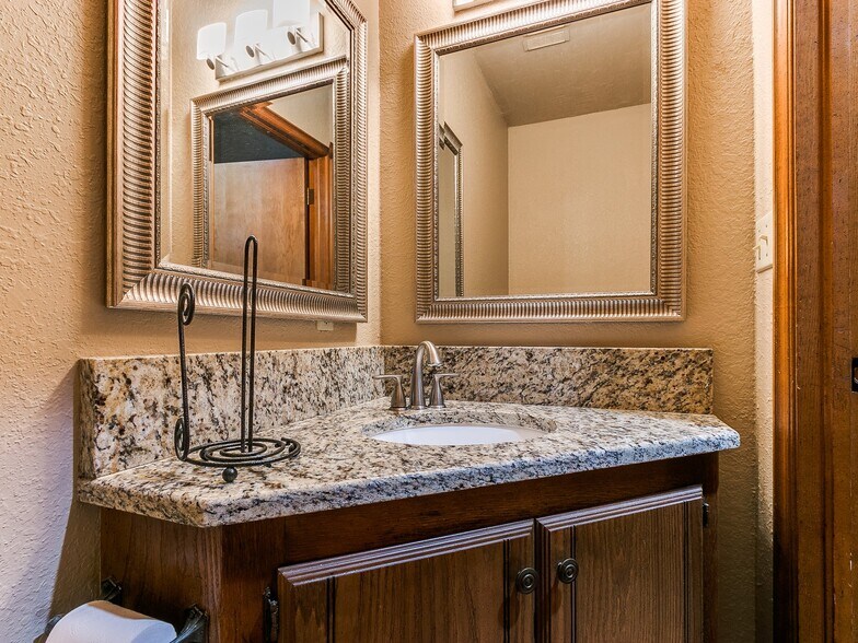 More Photos Of 2222 Westpark Dr, Norman Medical For Sale