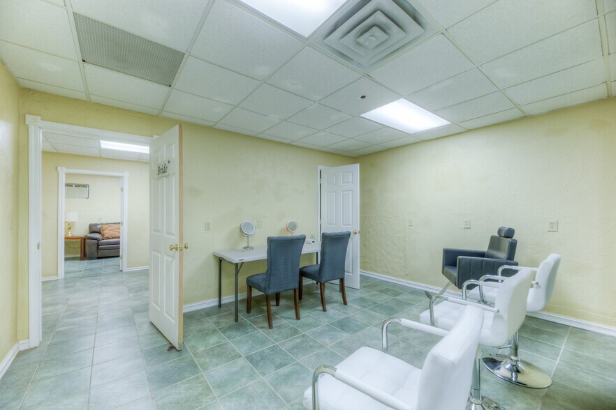 More Photos Of 1109 E Memphis St, Broken Arrow Religious Facility For Lease