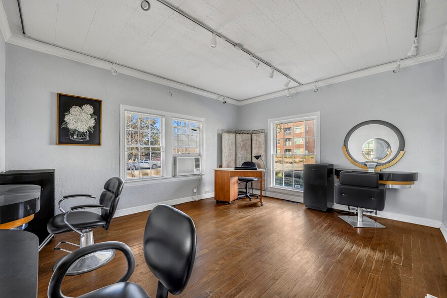 More Photos Of 808 W Abram St, Arlington Freestanding For Sale