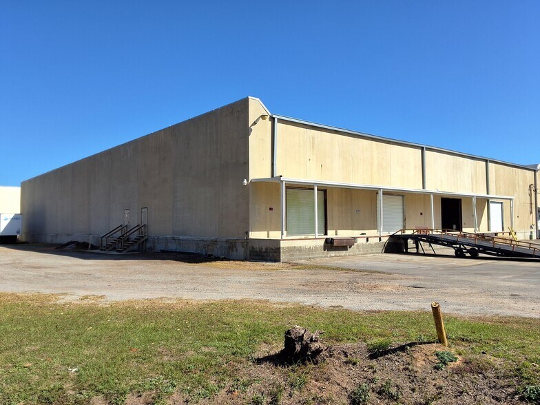 More Photos Of 9970 N Old Palafox Hwy, Pensacola Distribution For Lease