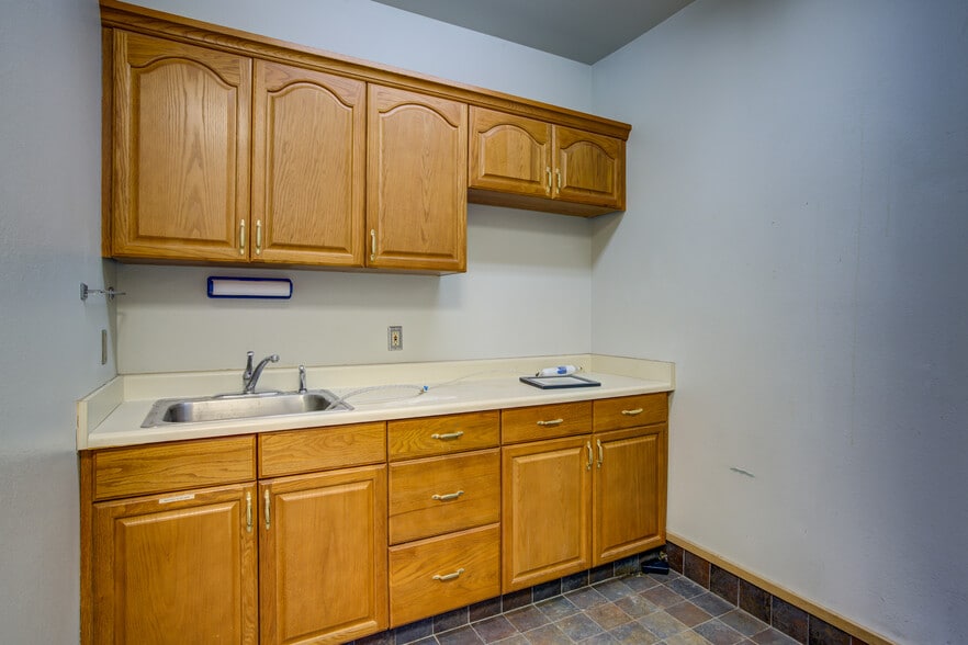 More Photos Of 18950 Base Camp Rd, Monument Office For Lease