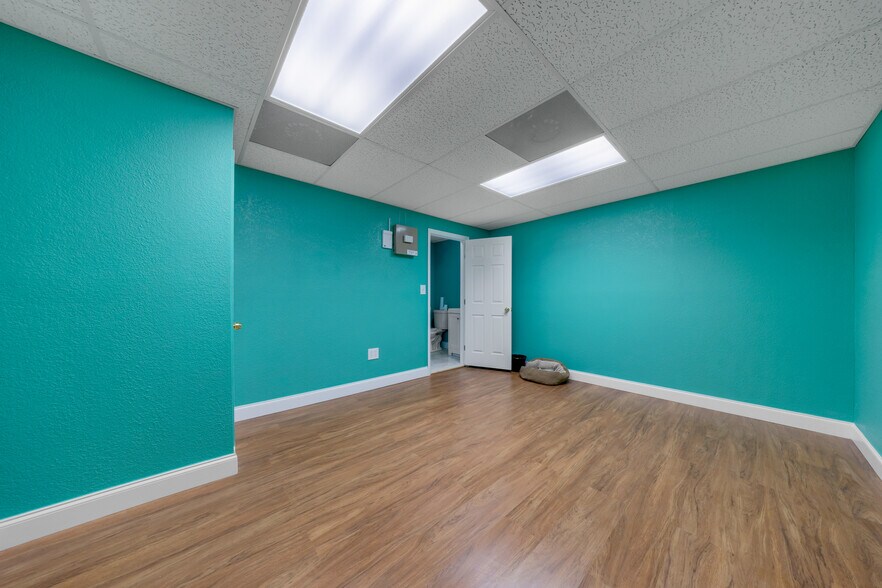 More Photos Of 7760 W 20th Ave, Hialeah Warehouse For Sale