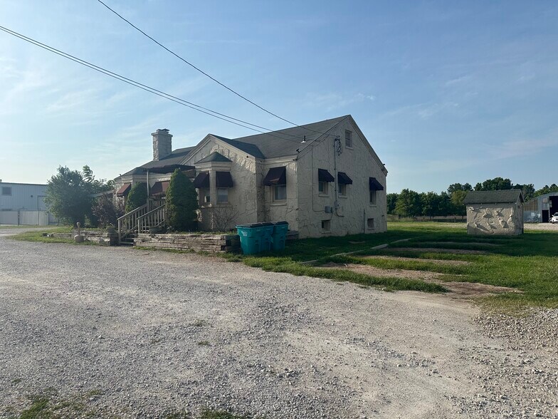 More Photos Of 4048 E Kearney St, Springfield Office For Lease