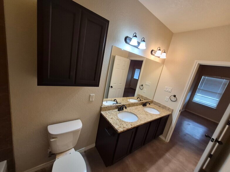 More Photos Of 698 Saengerhalle Rd, New Braunfels Apartments For Sale
