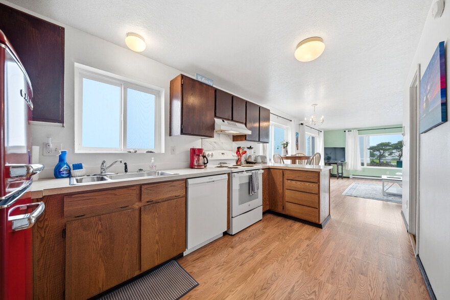 More Photos Of 101 S Miller St, Rockaway Beach Storefront Retail Residential For Sale
