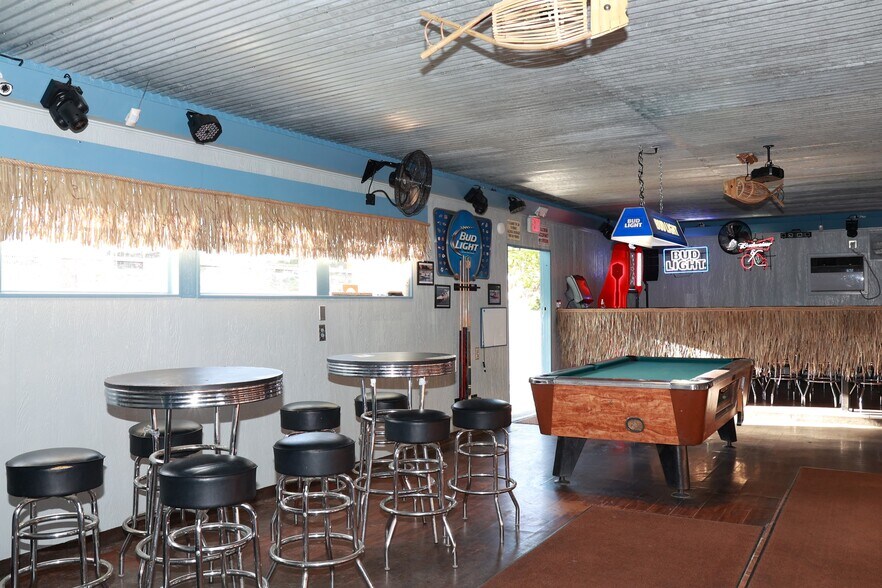 More Photos Of 6540 Wofford Blvd, Wofford Heights Bar For Sale