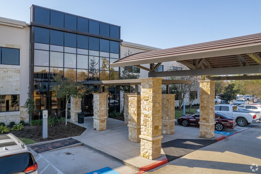 More Photos Of 8850 Six Pines Dr, The Woodlands Medical For Lease