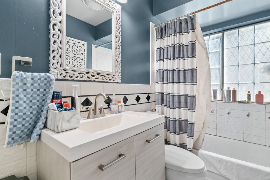 More Photos Of 1708 Hallmark Ln, San Jose Healthcare For Sale