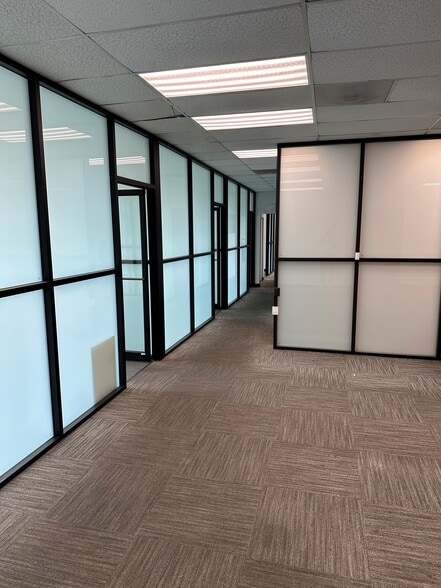 More Photos Of 3675 Kennesaw N Ind Pky, Kennesaw Showroom For Sale