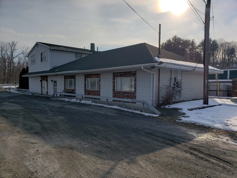 More Photos Of 11 River Rd, Glenmont Self Storage For Sale