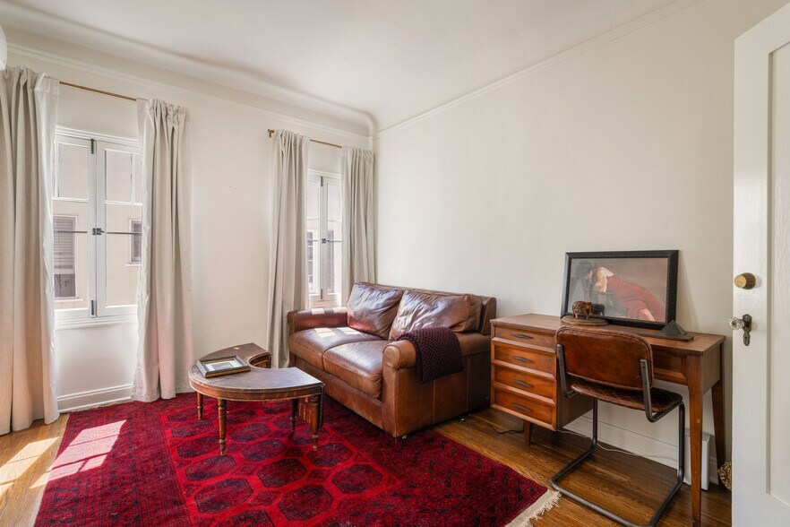 More Photos Of 326 N Sycamore Ave, Los Angeles Apartments For Sale