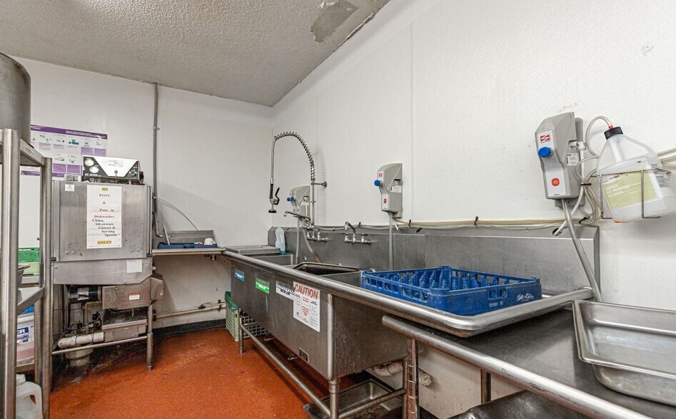 More Photos Of 3305 Parental Home Rd, Jacksonville Storefront Retail Office For Sale