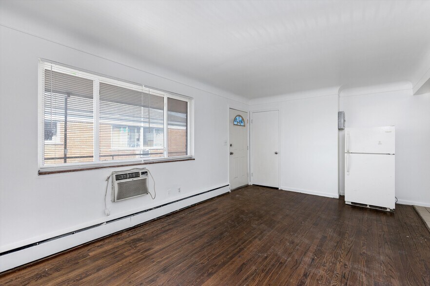 More Photos Of 4470-4480 E Outer Dr, Detroit Apartments For Sale