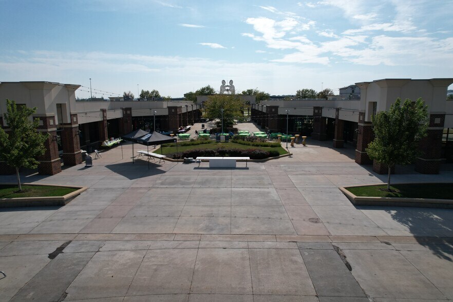 More Photos Of 20-40 Arena Center, Council Bluffs Unknown For Lease