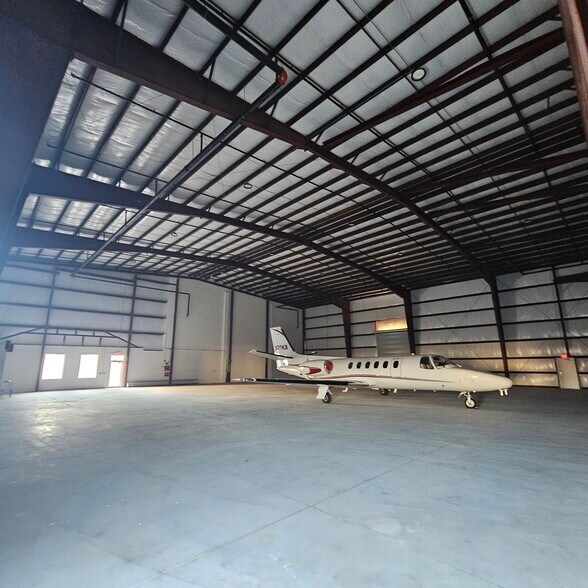 Primary Photo Of 923 Biscayne Blvd, Deland Airplane Hangar For Sale