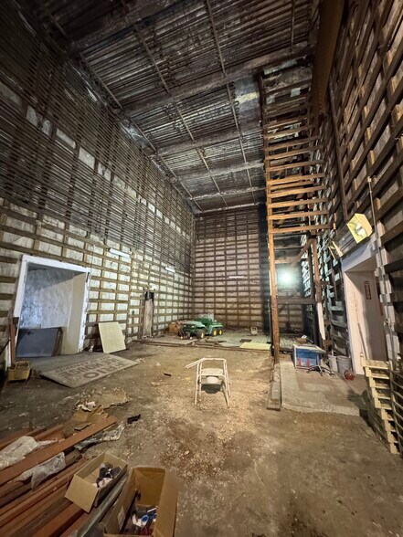 More Photos Of 226-232 Rivas St, San Antonio Manufacturing For Sale