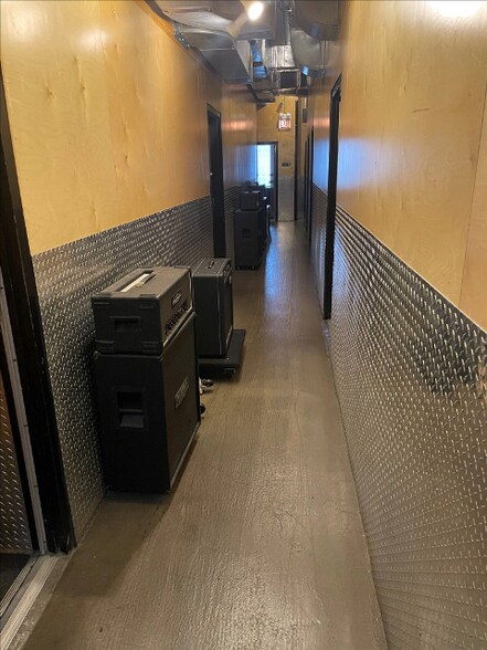 More Photos Of 345 N Loomis St, Chicago Loft Creative Space For Sale