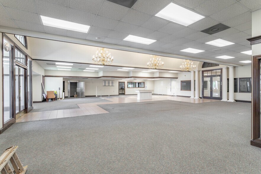 More Photos Of 675 N Jeff Davis Dr, Fayetteville Bank For Sale