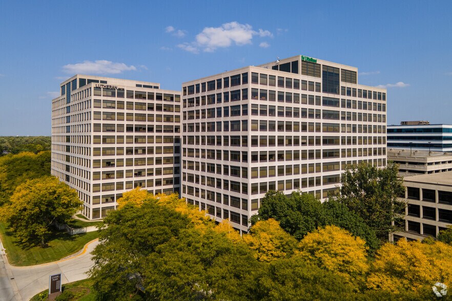 8725 W Higgins Rd, Chicago, IL 60631 For Lease