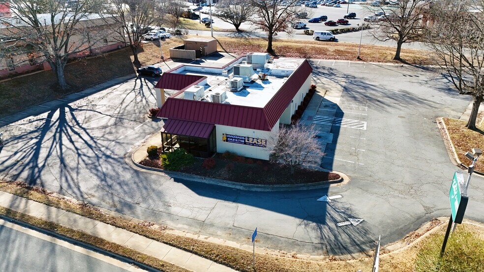 More Photos Of 105 New House Dr, Charlottesville Restaurant For Lease