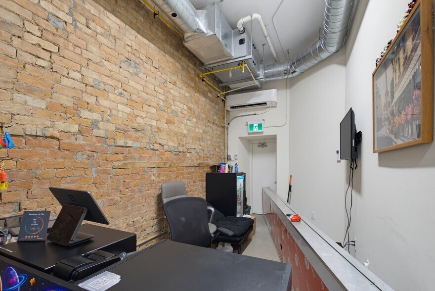 More Photos Of 183 King St E, Hamilton Storefront Retail Residential For Sale