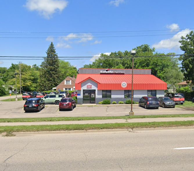 Primary Photo Of 4112 Corunna Rd, Flint Auto Repair For Lease