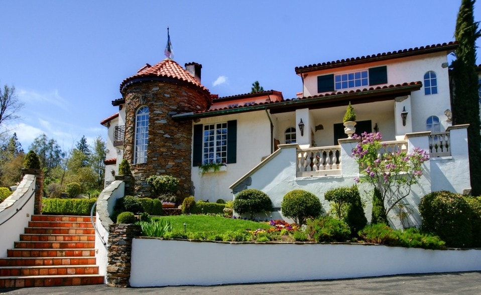 More Photos Of 48644 Victoria Ln, Oakhurst Hospitality For Sale