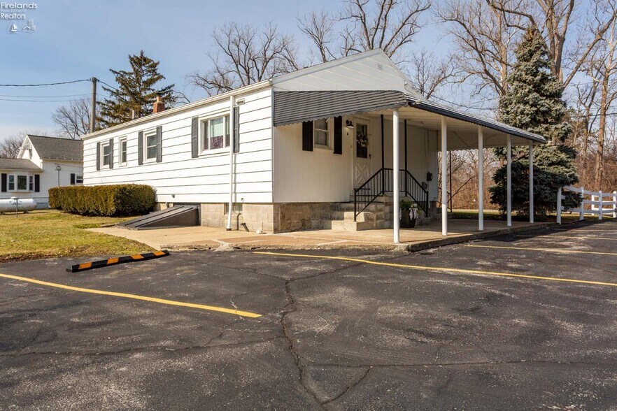 More Photos Of 5414 Homegardner Rd, Castalia Apartments For Sale