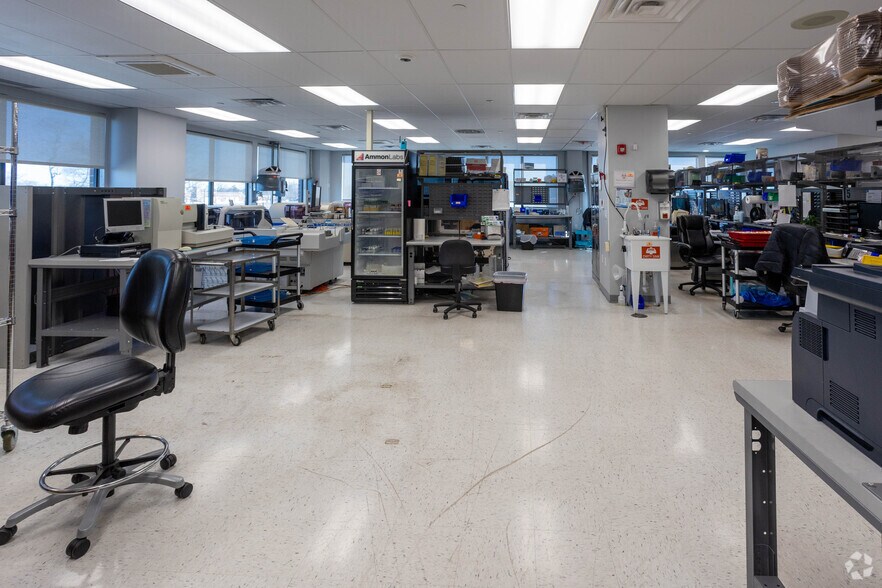 More Photos Of 35 E Blancke St, Linden Medical For Lease