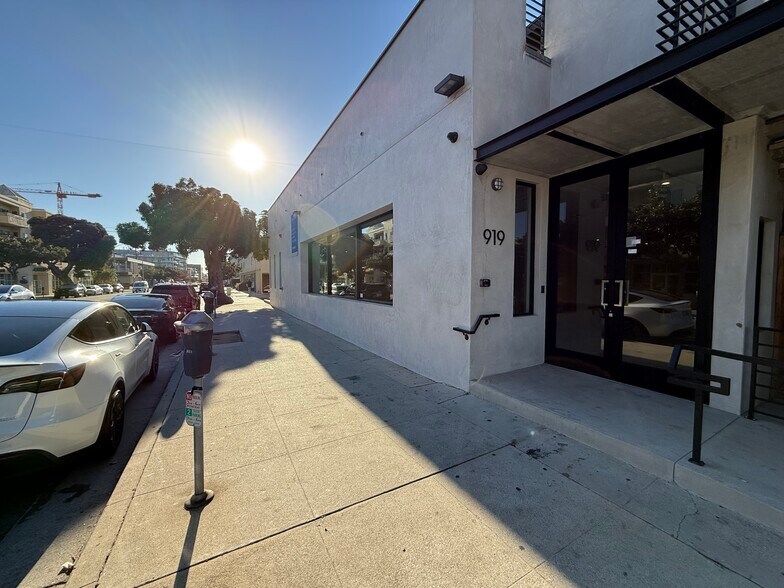 More Photos Of 919-929 Broadway, Santa Monica Loft Creative Space For Lease