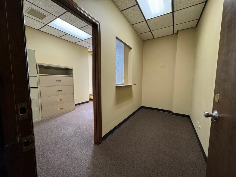 More Photos Of 8396 Mississippi St, Merrillville Office Residential For Lease