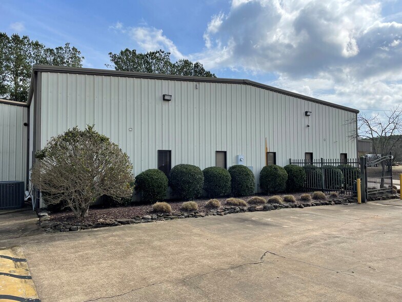 More Photos Of 151 Haddox Rd, Ruston Warehouse For Lease