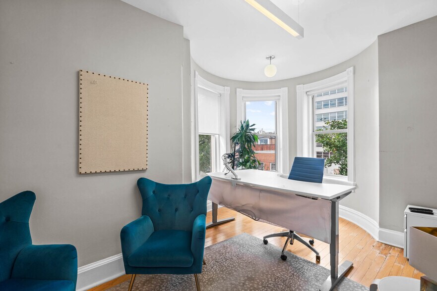 More Photos Of 2008 Hillyer Pl NW, Washington Office Residential For Sale