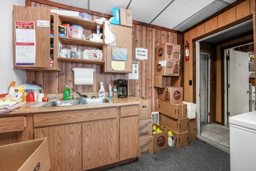 More Photos Of 10907 Main St, Honor Flex For Sale