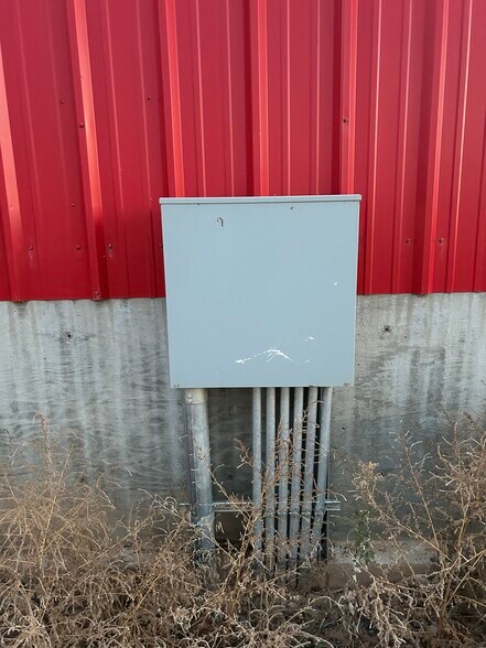 More Photos Of 2700 Kane Springs Rd, Parowan Warehouse For Lease