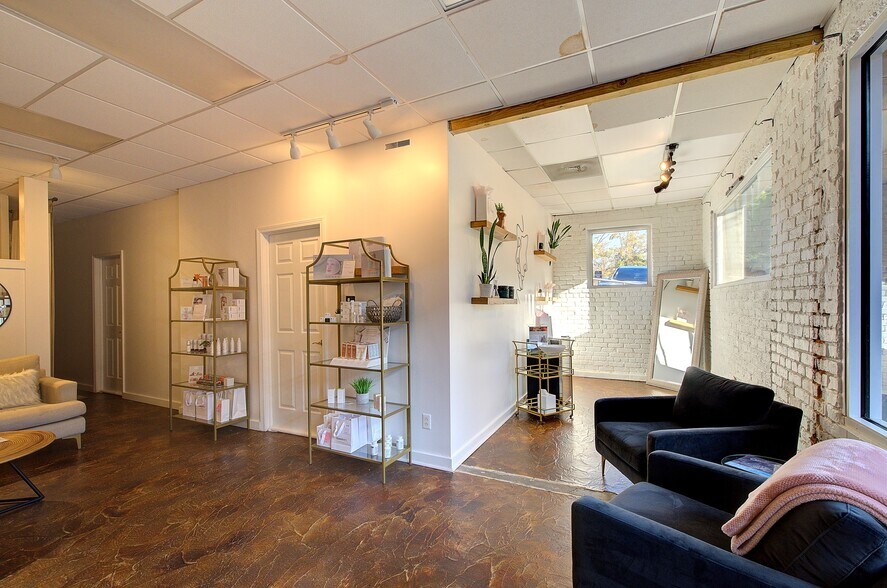 More Photos Of 205 N Laurens St, Greenville Loft Creative Space For Lease
