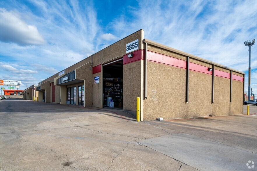 More Photos Of 8851 West Fwy, Fort Worth Unknown For Lease
