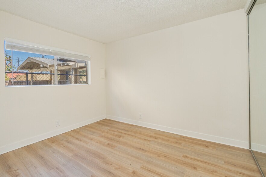 More Photos Of 1626 Pine Ave, Long Beach Apartments For Sale