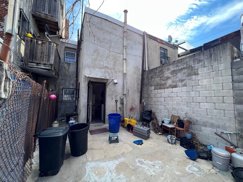 More Photos Of 1908 S 7th St, Philadelphia Apartments For Sale