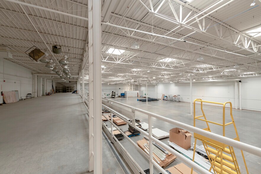 More Photos Of 1551 Corporate Dr, Irving Warehouse For Lease