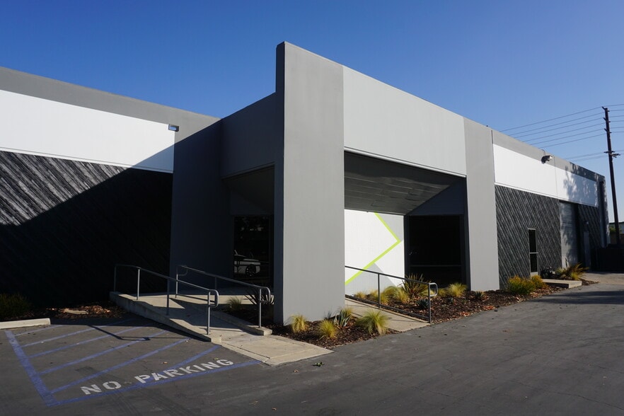 More Photos Of 4040 N Palm St, Fullerton Warehouse For Lease