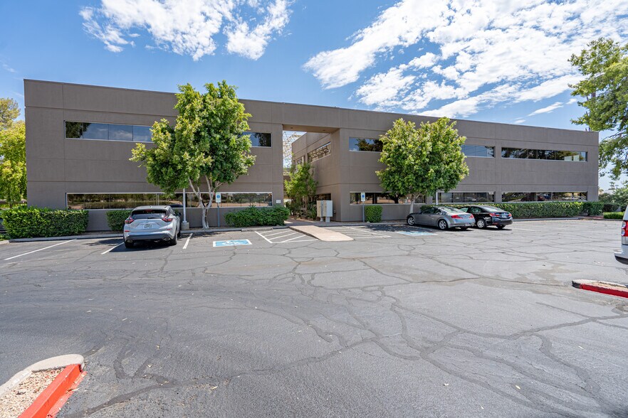 More Photos Of 13951 N Scottsdale Rd, Scottsdale Office For Lease