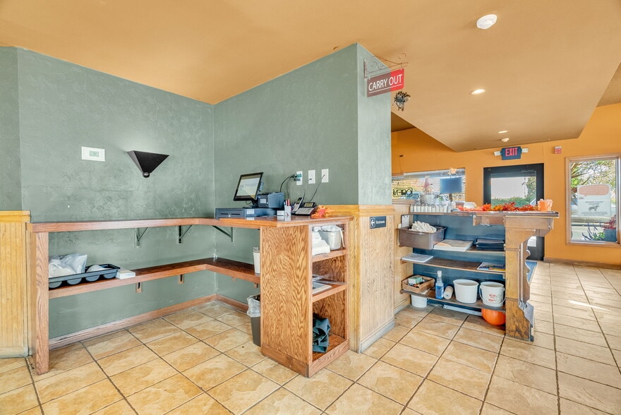 More Photos Of 119 Clinton Ave, Saint Clair Restaurant For Sale