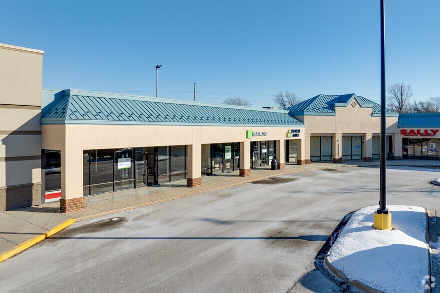 More Photos Of 1505-1525 US Highway 41, Schererville Department Store For Lease