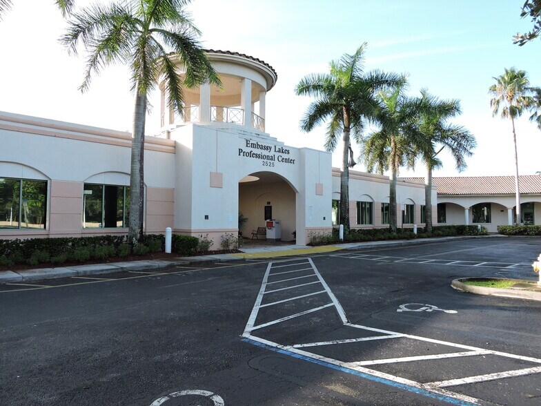 More Photos Of 2525 Embassy Dr S, Cooper City Office For Lease