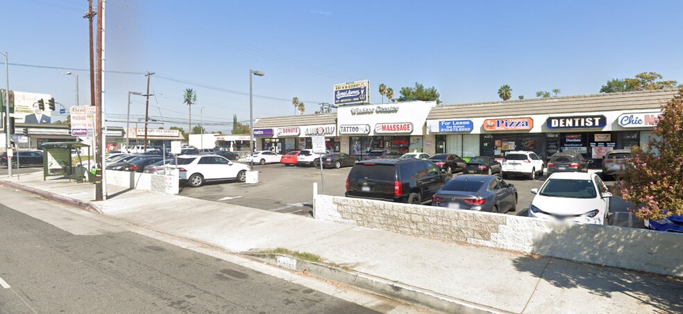 More Photos Of 7550 Tampa Ave, Reseda Storefront For Lease
