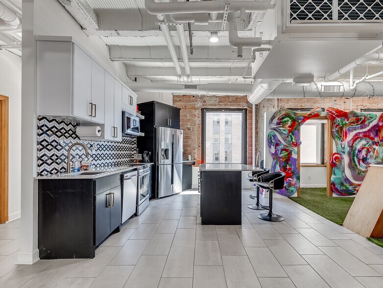 More Photos Of 204 N Robinson Ave, Oklahoma City Office Residential For Lease