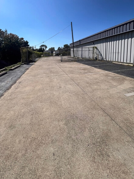 More Photos Of 4701 Commercial Dr NW, Huntsville Warehouse For Lease