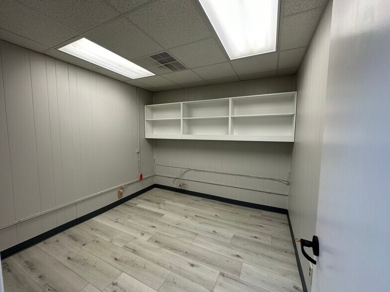 More Photos Of 1401 Applewood Dr, Dalton Medical For Lease