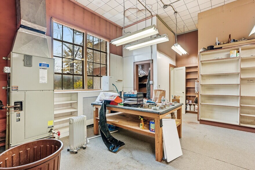 More Photos Of 1157 Pleasantville Rd, Briarcliff Manor Storefront For Sale